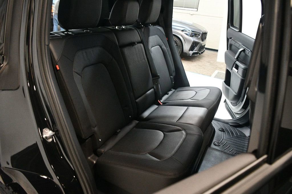 Used 2023 Land Rover Defender 110 X-Dynamic SE image 38