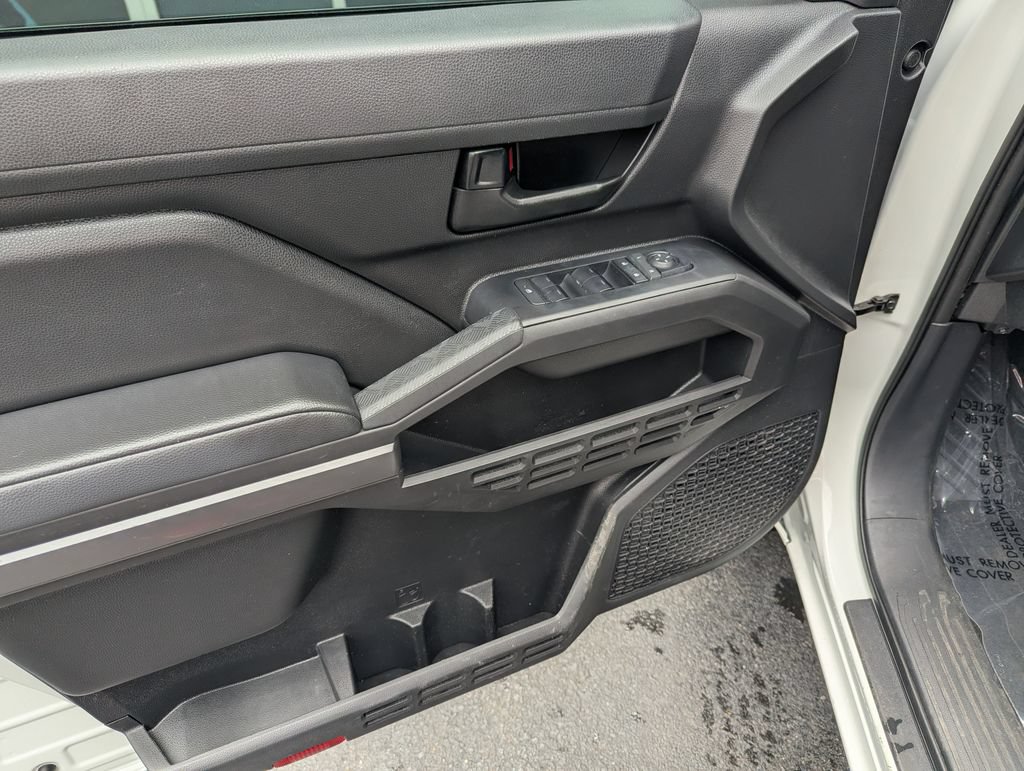 Used 2025 Toyota Tacoma SR5 RWD image 10