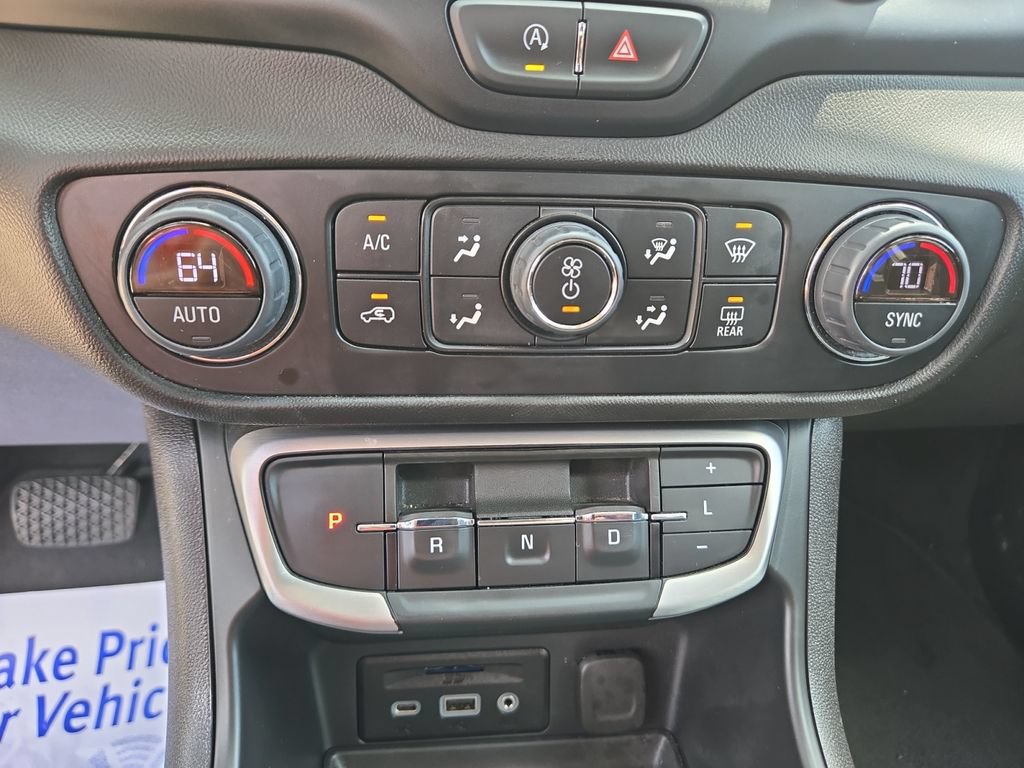 Used 2024 GMC Terrain SLT AWD/4WD image 22