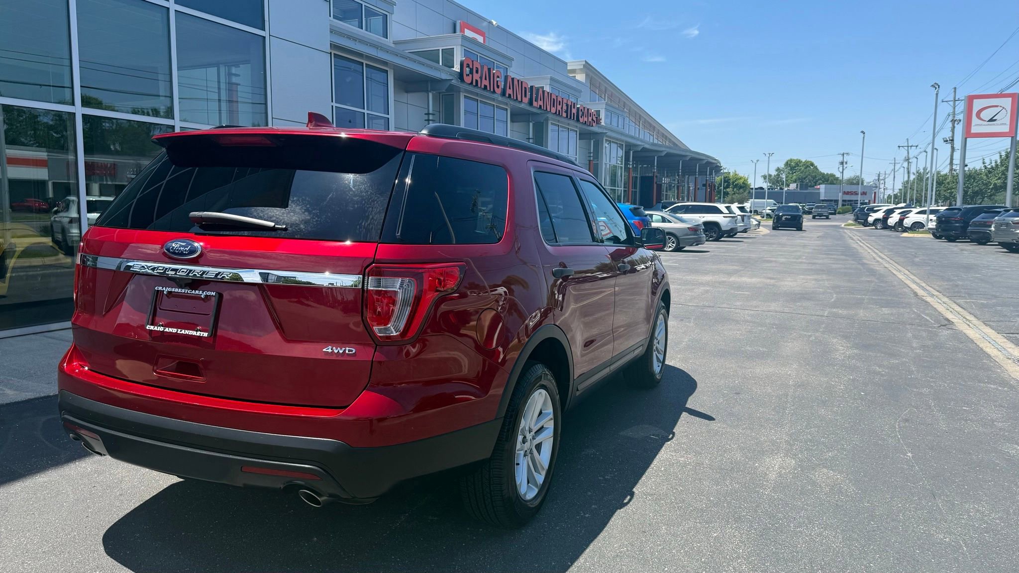 Used 2017 Ford Explorer 4WD image 3