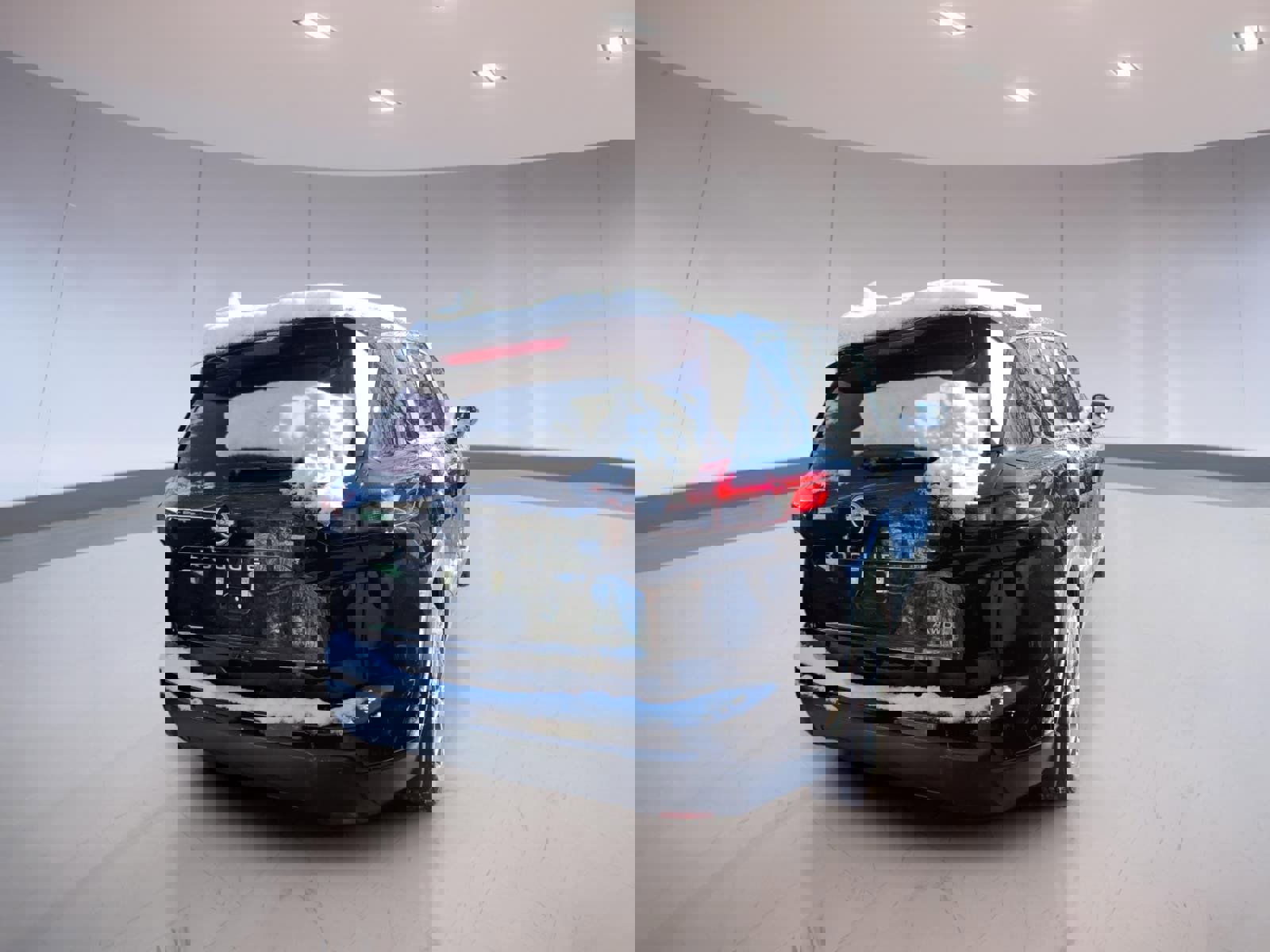 Used 2025 Nissan Rogue S image 4