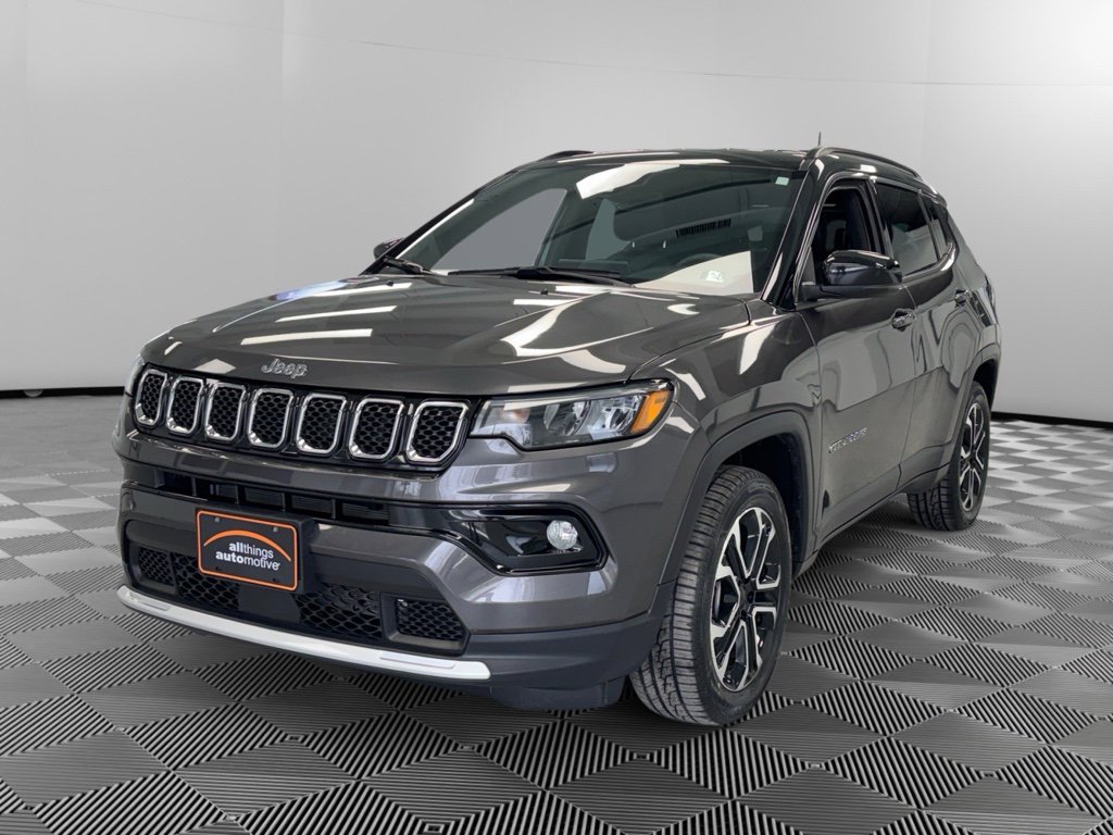 Used 2024 Jeep Compass Limited image 4