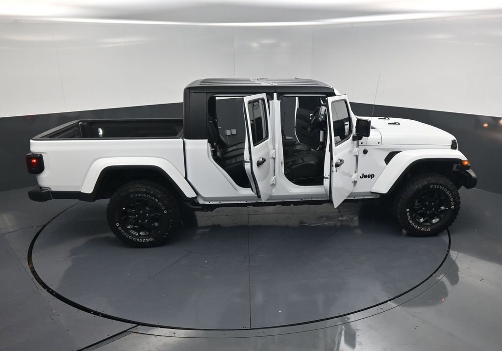 Used 2023 Jeep Gladiator Sport image 23