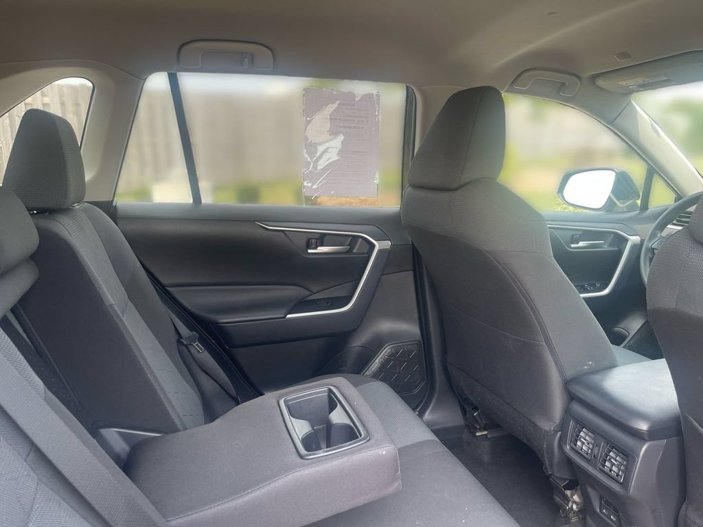 Used 2025 Toyota RAV4 XLE AWD/4WD image 28