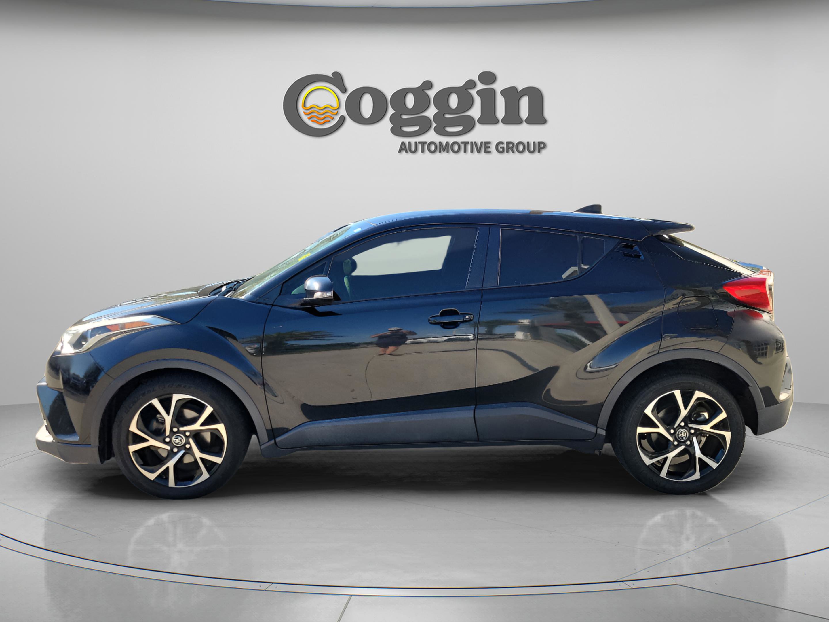 Used 2018 Toyota C-HR XLE FWD image 2