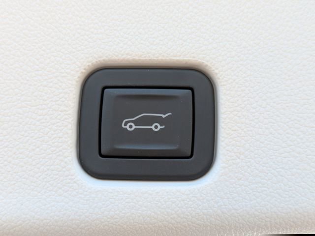 Used 2025 GMC Acadia Denali image 14