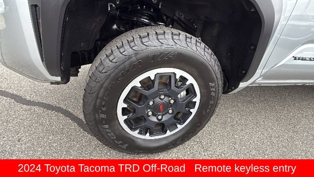 Used 2024 Toyota Tacoma TRD Off-Road AWD/4WD image 9