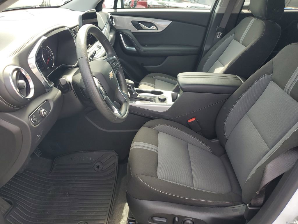 Used 2024 Chevrolet Blazer LT FWD image 17
