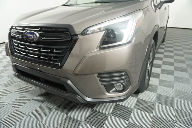 Used 2023 Subaru Forester Premium image 11