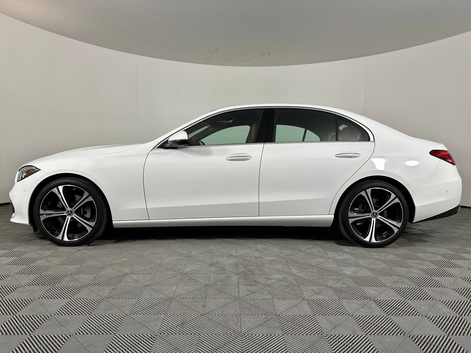 Used 2025 Mercedes-Benz C 300 Sedan image 18