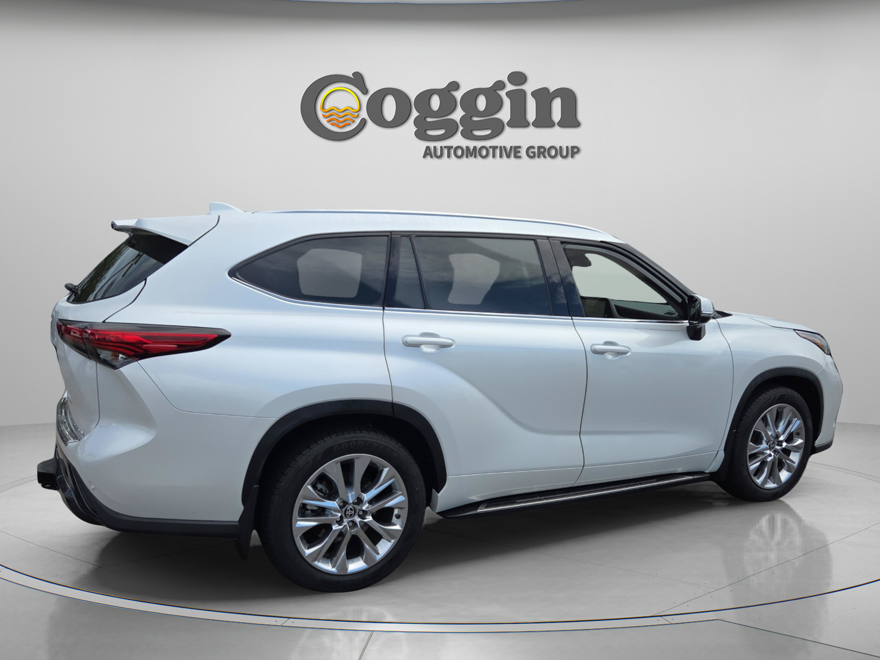 Used 2023 Toyota Highlander Limited AWD/4WD image 5