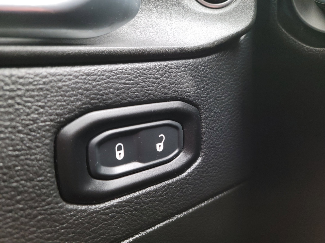 Used 2021 Jeep Wrangler Unlimited Sahara image 15