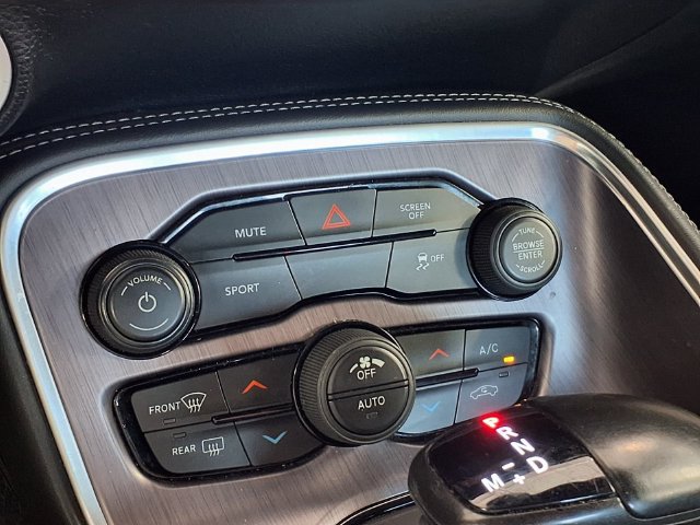 Used 2017 Dodge Challenger R/T RWD image 10