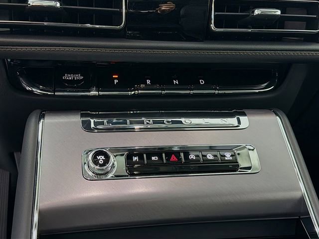 New 2026 Lincoln Aviator 2WD image 18