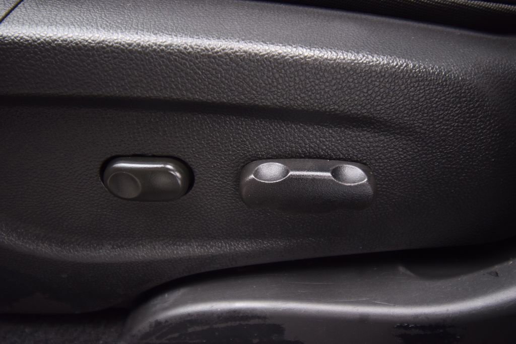 Used 2021 Chevrolet Trax LT w/ Driver Confidence Package image 21