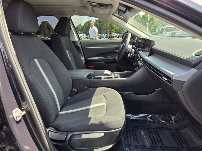 Used 2024 Hyundai Sonata SEL w/ Convenience Package FWD image 19