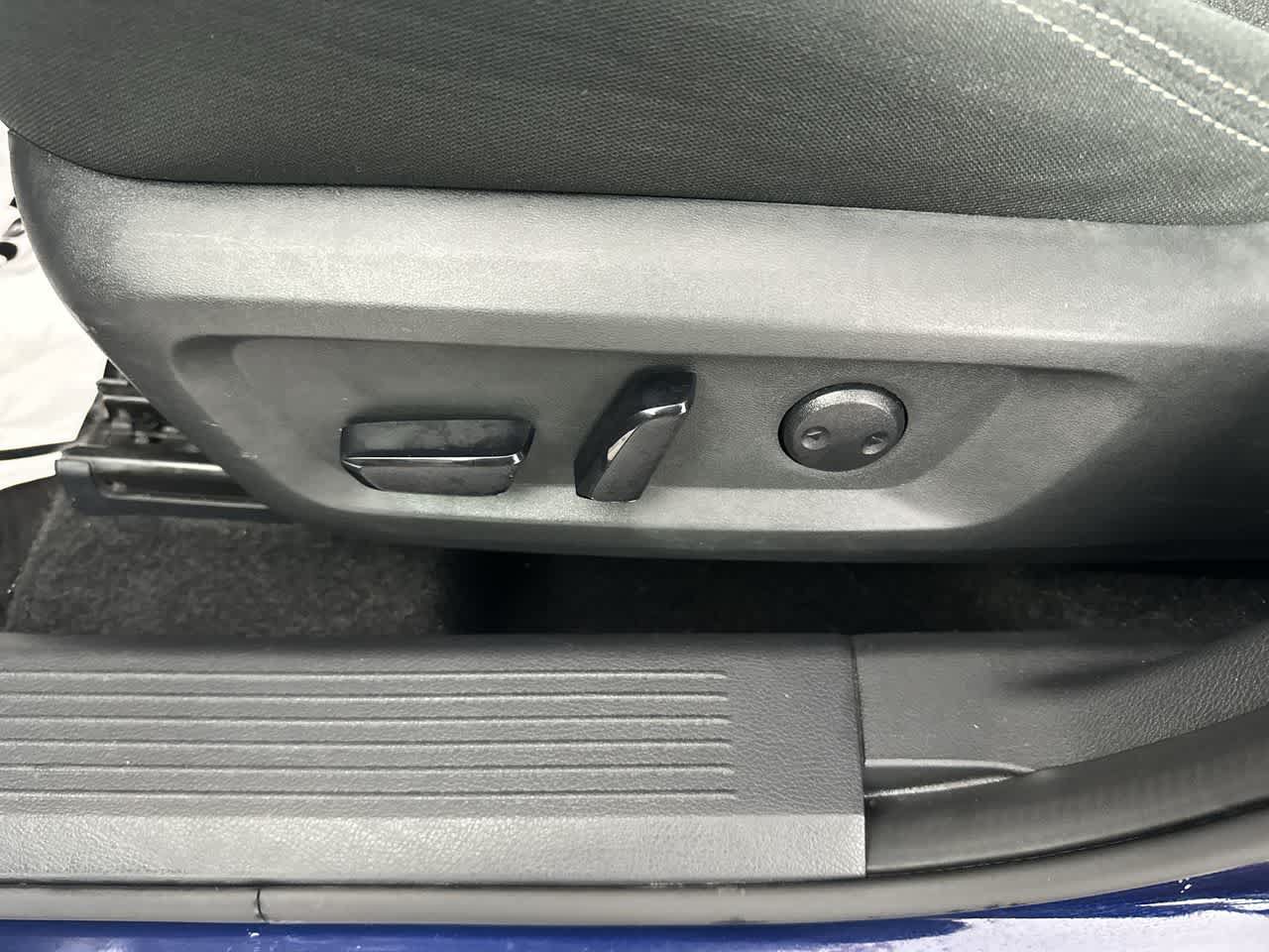 Used 2024 Nissan Rogue SV AWD/4WD image 12
