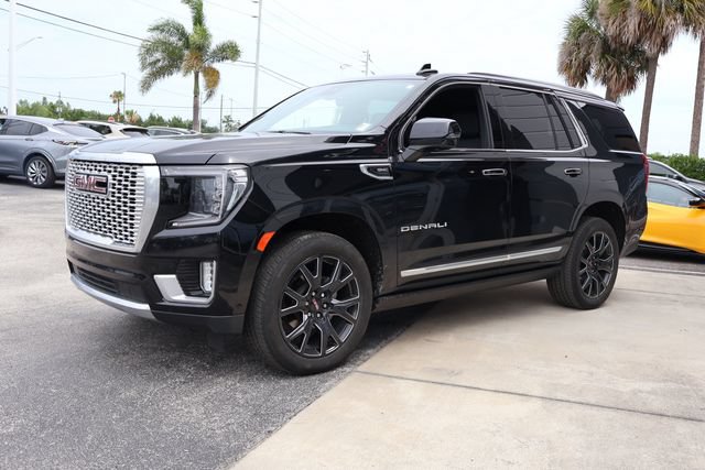 Used 2024 GMC Yukon Denali w/ Advanced Technology Package AWD/4WD image 4