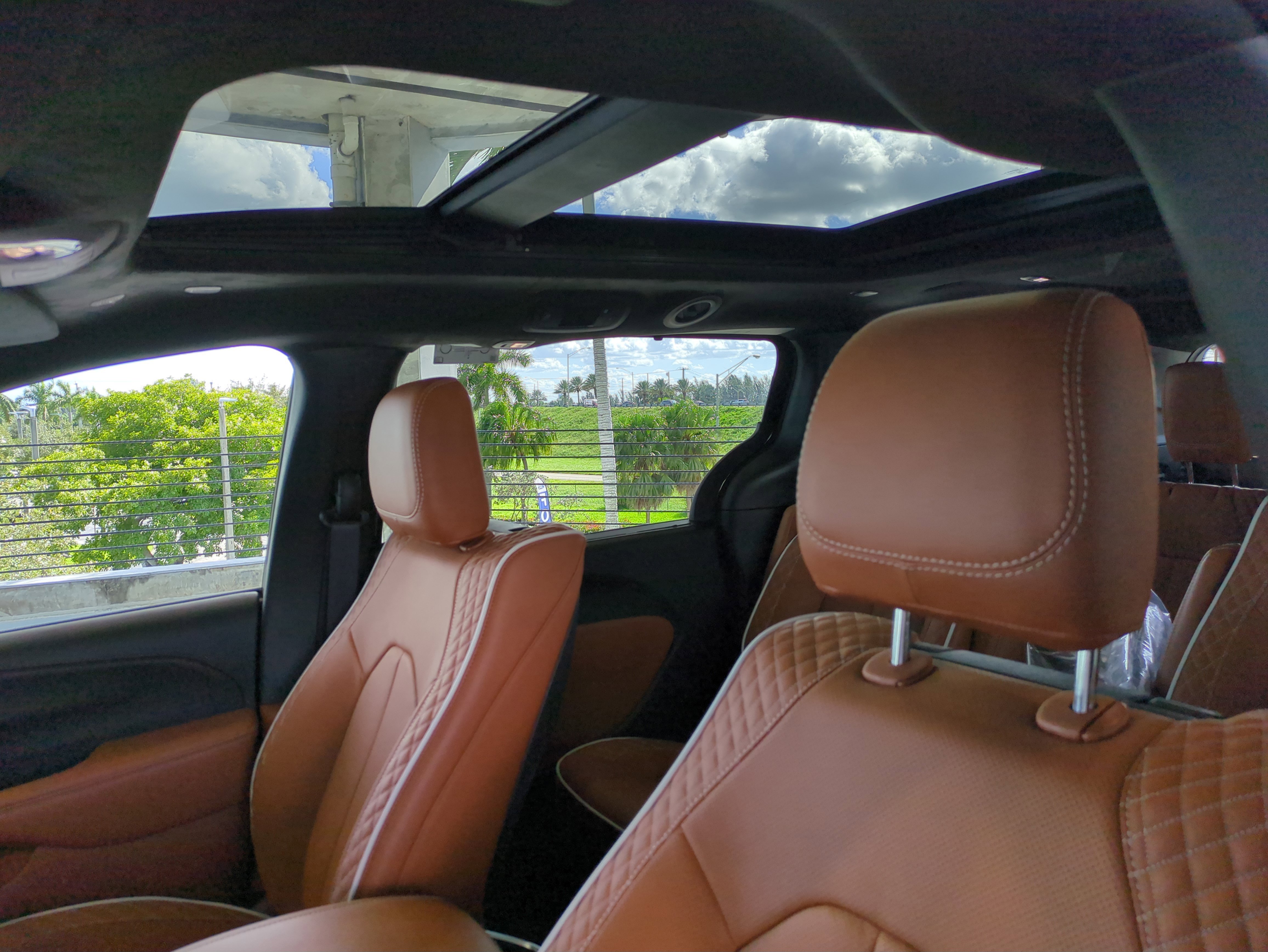 New 2026 Chrysler Pacifica Pinnacle w/ Trailer Tow Group image 22