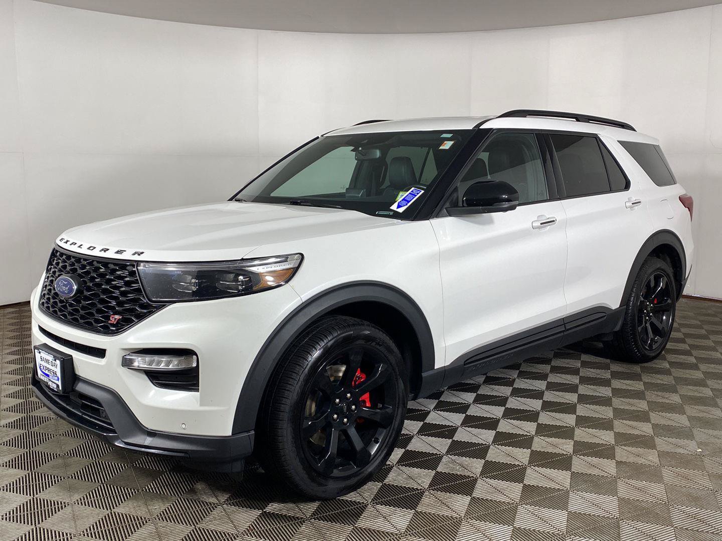 Used 2023 Ford Explorer ST w/ Equipment Group 401A AWD/4WD image 2