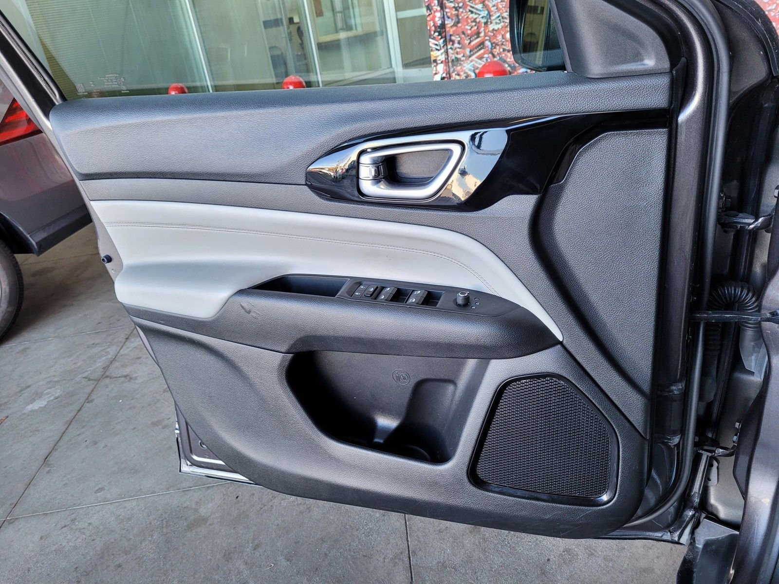 Used 2023 Jeep Compass Limited image 15