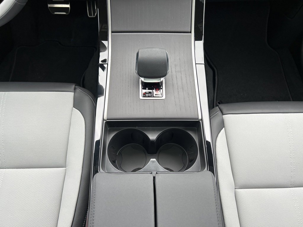 New 2026 Land Rover Range Rover Velar Dynamic SE image 23