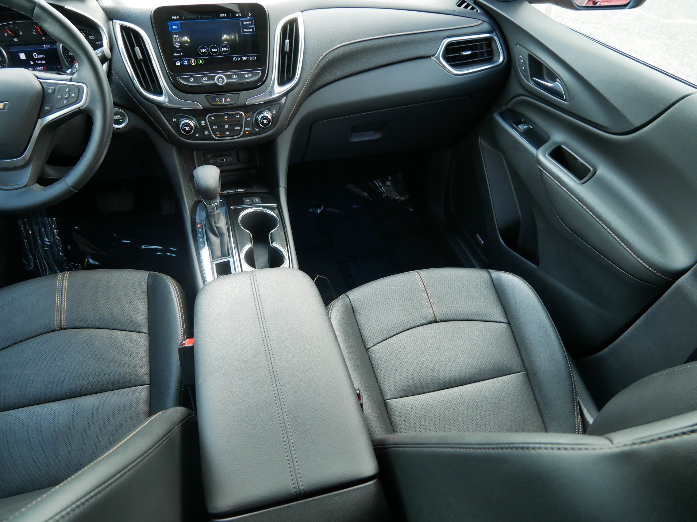 Used 2023 Chevrolet Equinox Premier AWD/4WD image 11