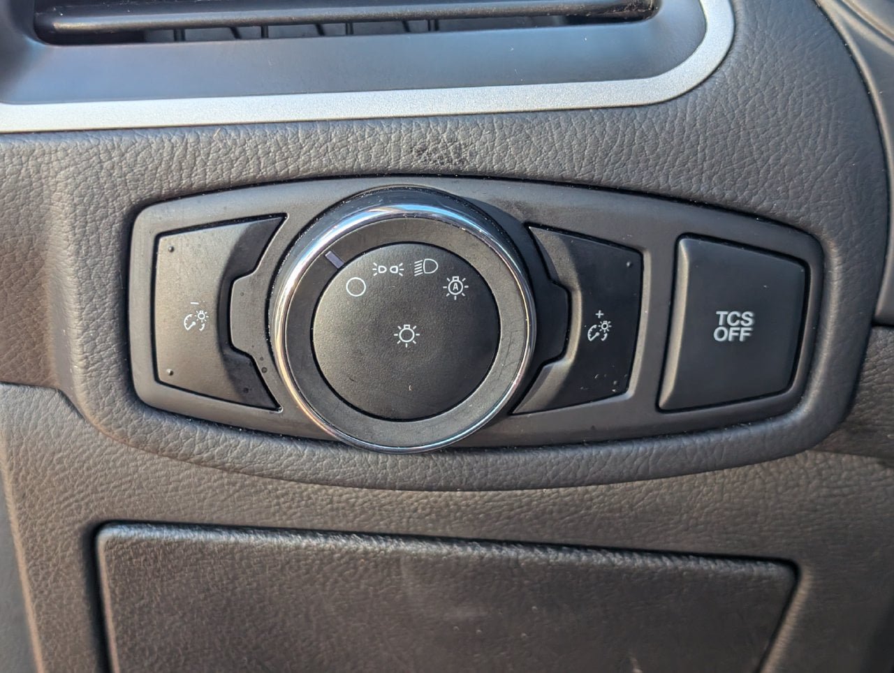 Used 2024 Ford Edge SEL AWD/4WD image 25