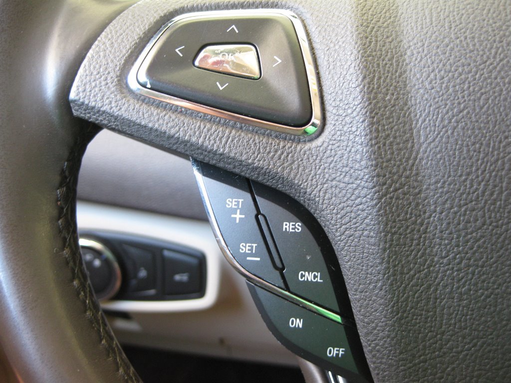 Used 2018 Lincoln MKC Reserve FWD image 16