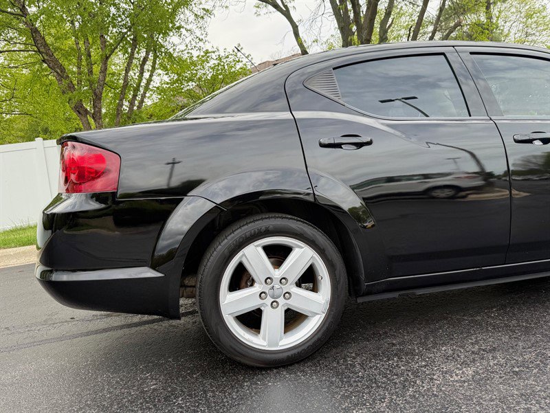 Used 2013 Dodge Avenger SE FWD image 31