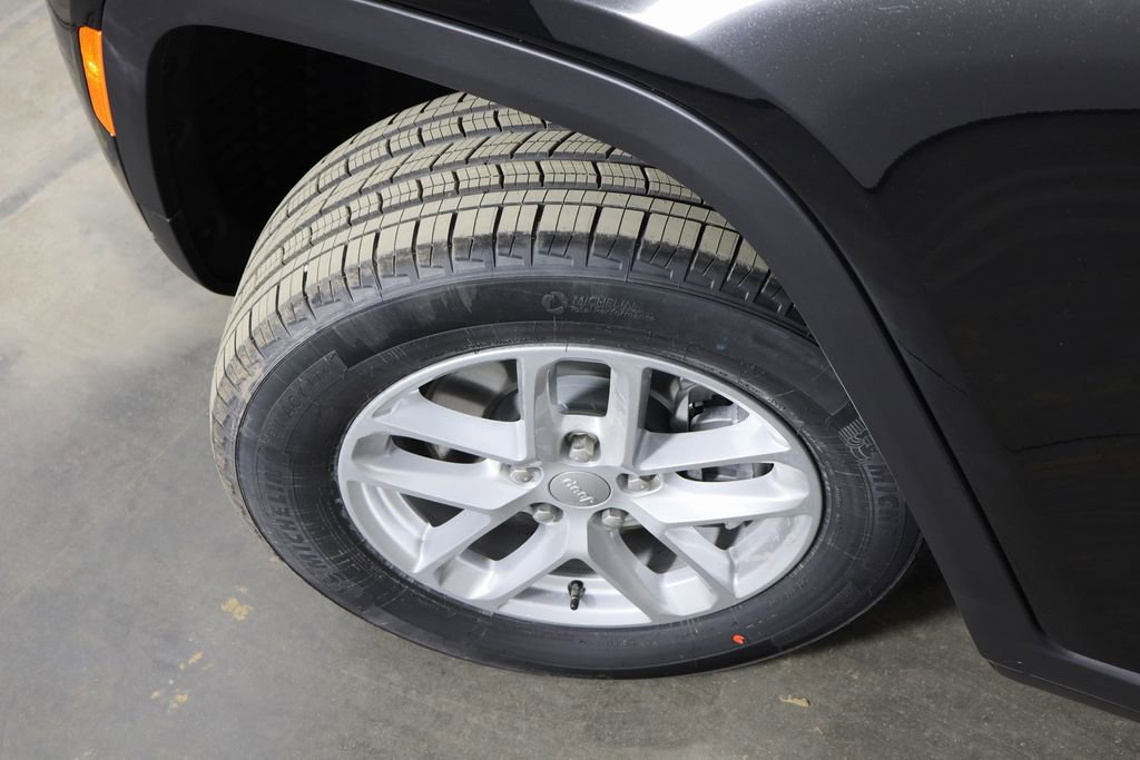 New 2026 Jeep Grand Cherokee L Laredo image 43