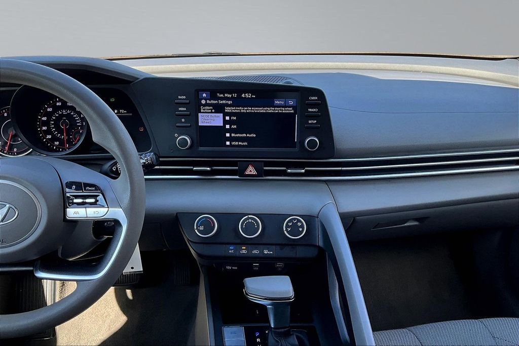 Used 2021 Hyundai Elantra SE FWD image 10