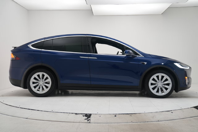 Used 2018 Tesla Model X 75D AWD/4WD image 2