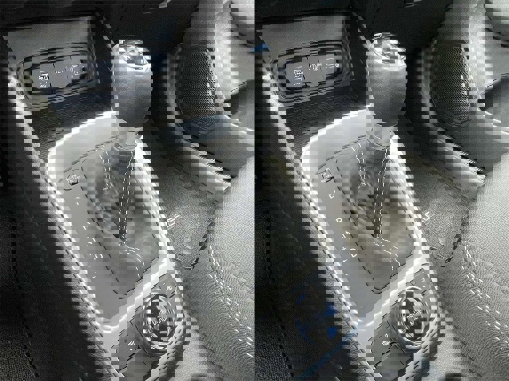 New 2026 Hyundai Venue SEL image 17