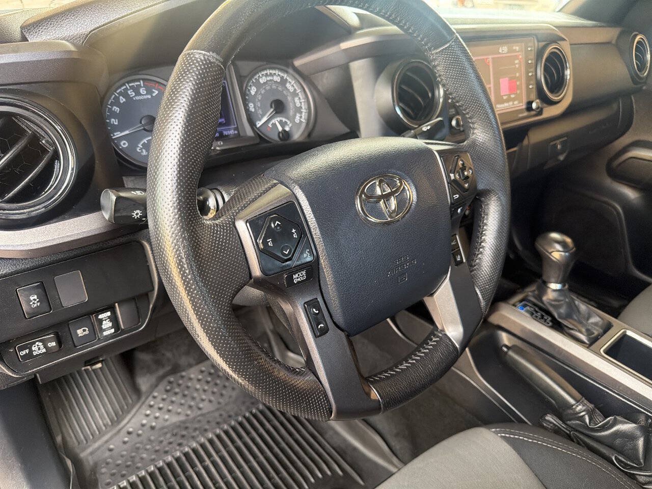 Used 2020 Toyota Tacoma TRD Sport w/ Technology Package RWD image 18