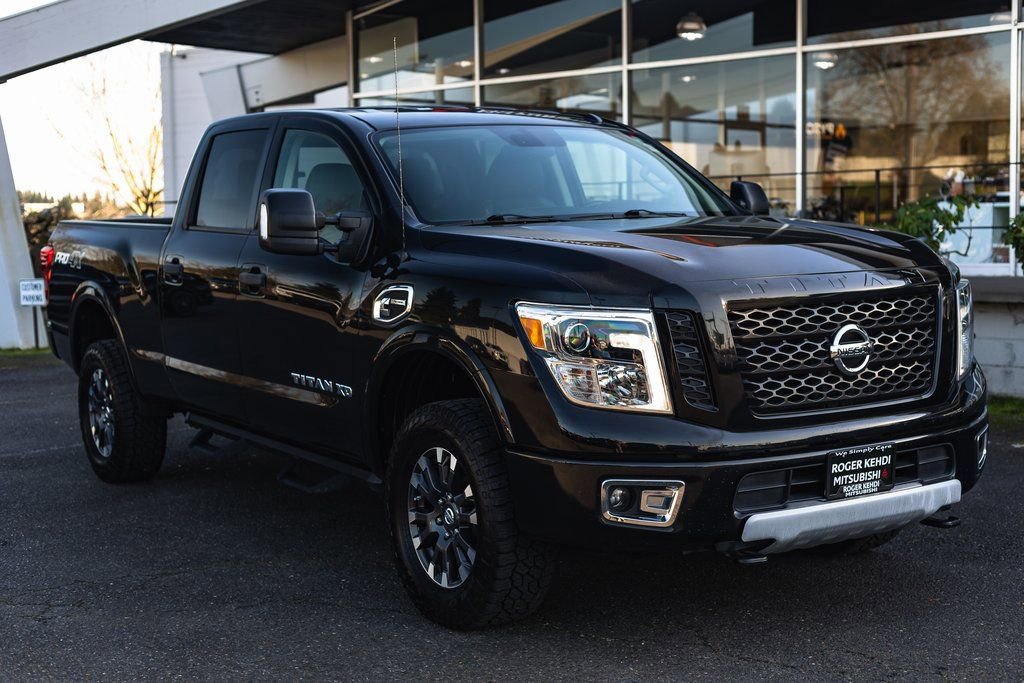 Used 2018 Nissan Titan PRO-4X image 6