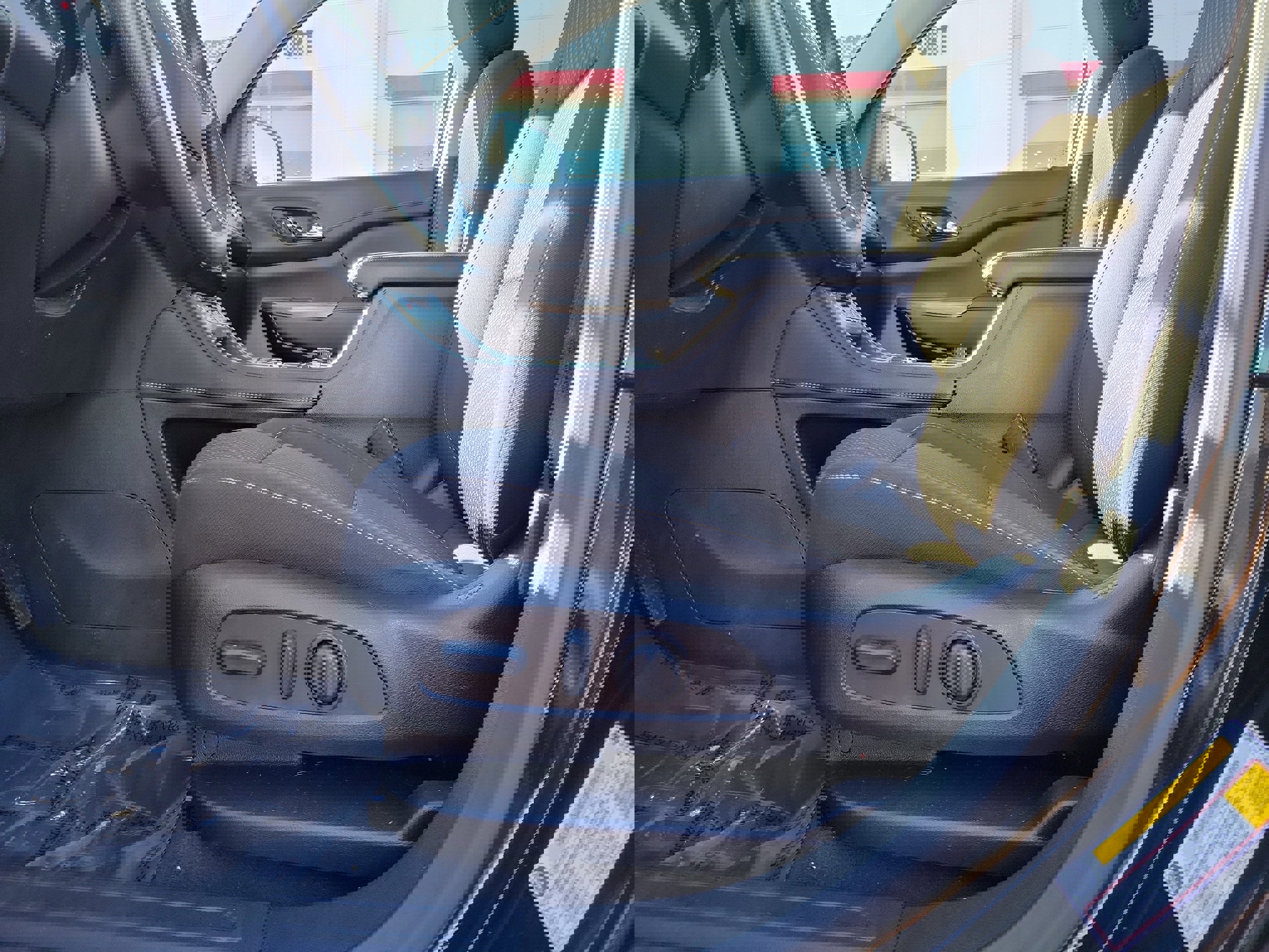 Used 2023 GMC Acadia SLE w/ Driver Convenience Package image 16