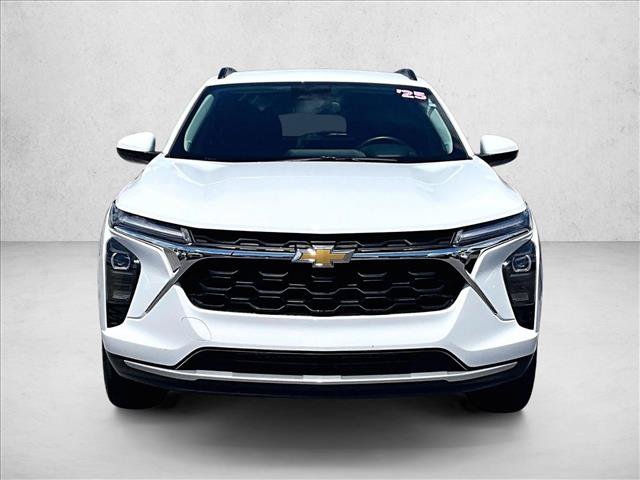 Used 2025 Chevrolet Trax LT w/ Driver Confidence Package FWD video 3