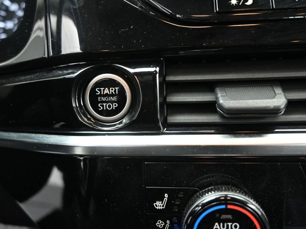 Used 2022 Nissan Pathfinder Platinum w/ Cargo Package image 29