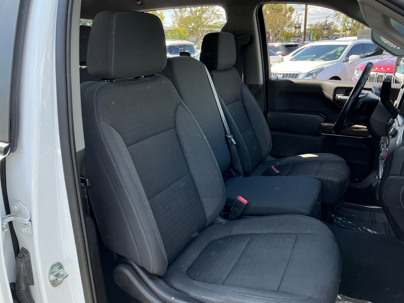 Used 2021 Chevrolet Silverado 1500 LT image 21