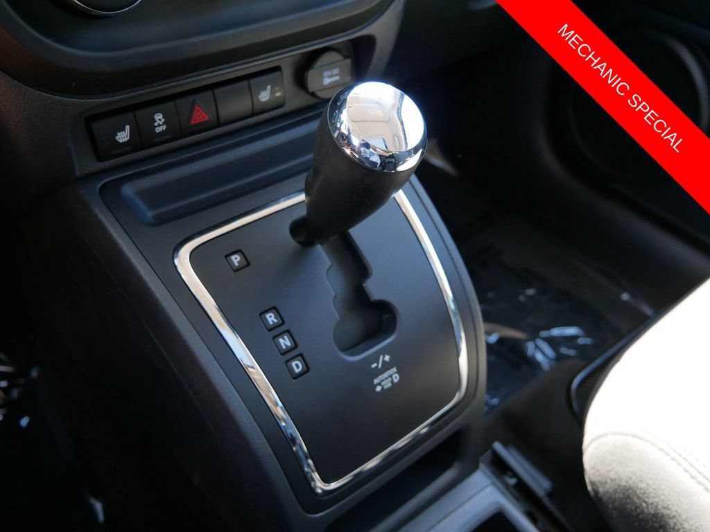 Used 2015 Jeep Patriot Latitude w/ Sun/Sound Group AWD/4WD image 23