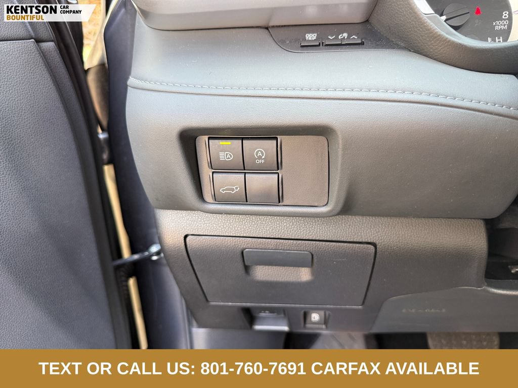 Used 2025 Toyota Highlander XLE AWD/4WD image 17