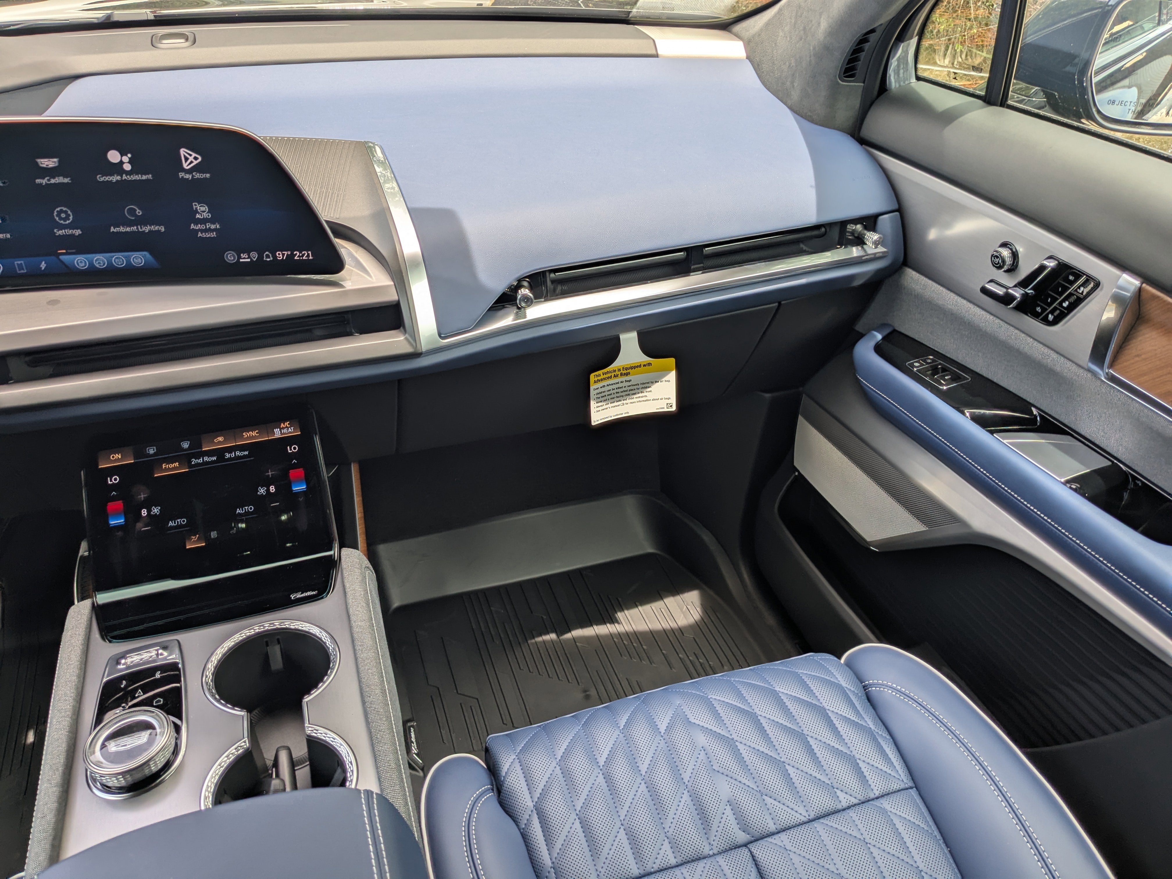 New 2026 Cadillac Vistiq Premium Luxury w/ LPO, Floor Liner Package image 15