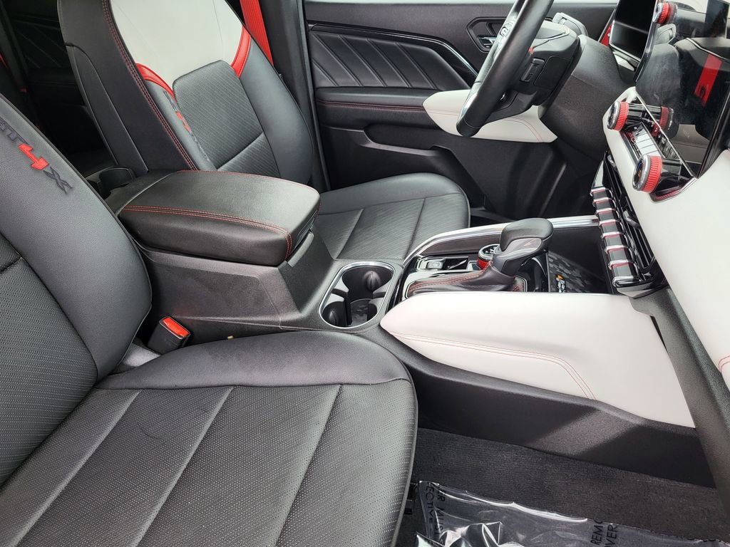 Used 2024 GMC Canyon AT4X image 11