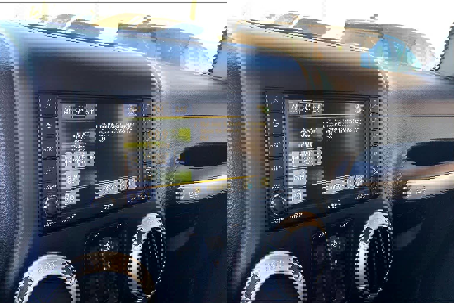 Used 2015 Jeep Wrangler Unlimited Sahara image 29