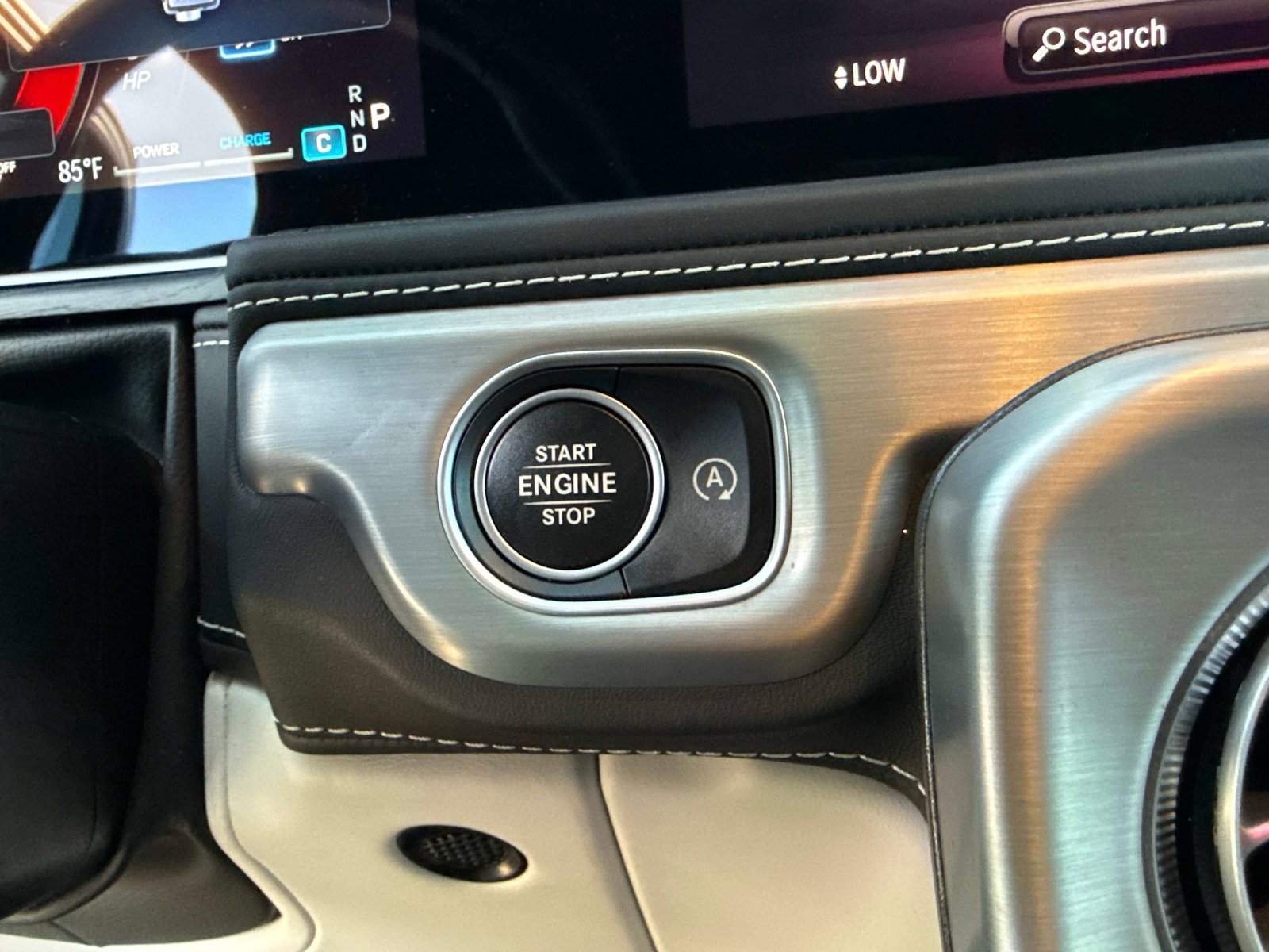 Used 2025 Mercedes-Benz G 63 AMG 4MATIC image 32