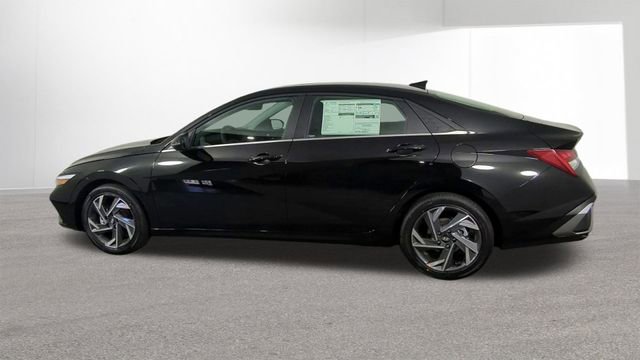 New 2026 Hyundai Elantra Limited image 6
