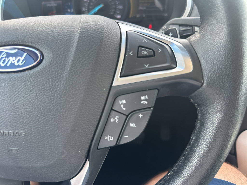 Used 2017 Ford Edge SEL w/ Equipment Group 201A AWD/4WD image 17