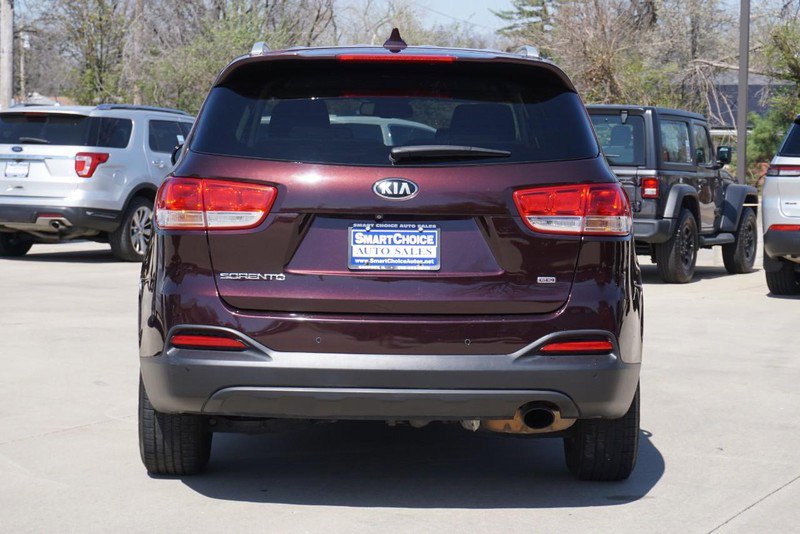 Used 2016 Kia Sorento LX w/ LX Convenience Package image 4