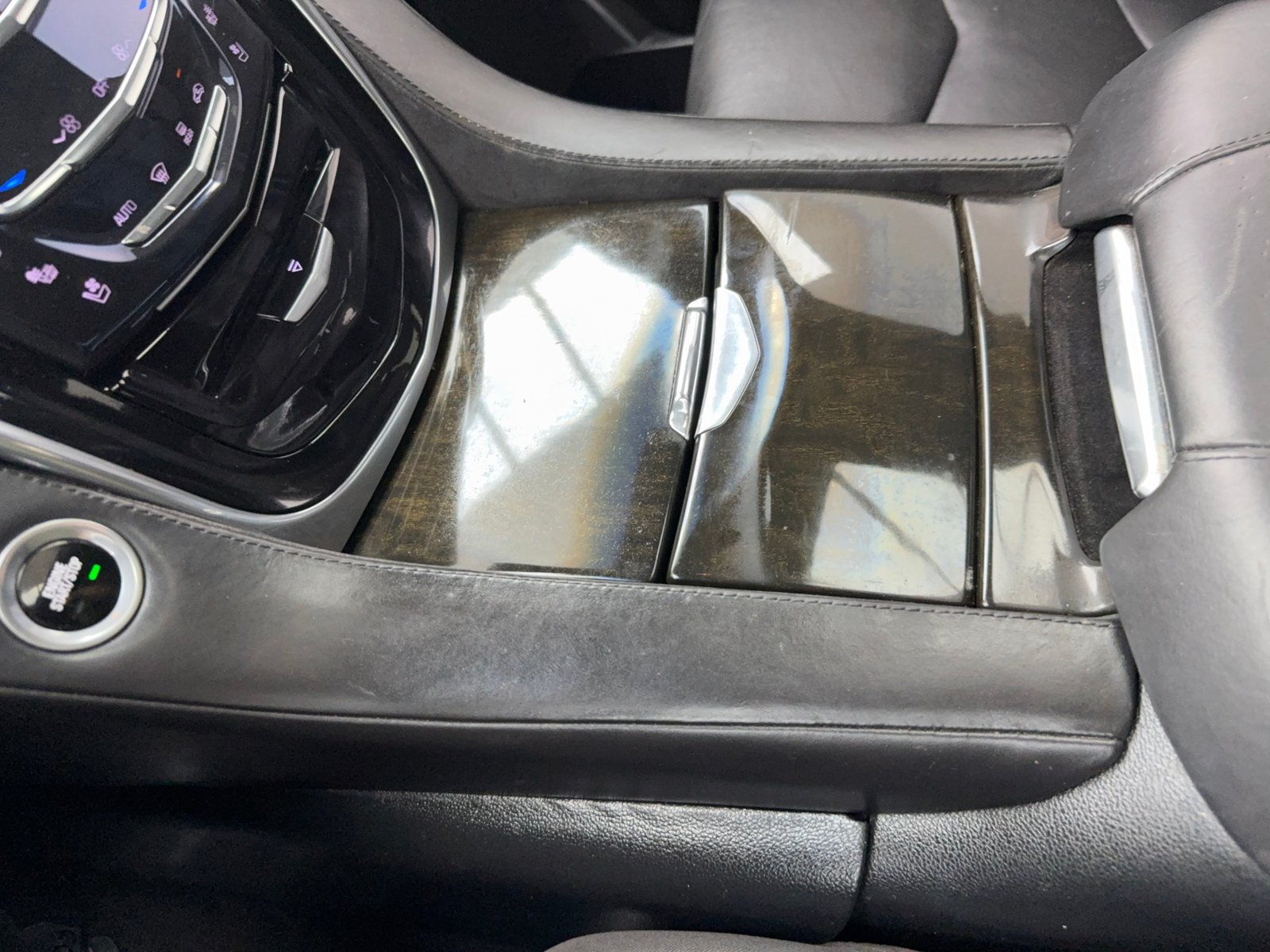 Used 2016 Cadillac Escalade Platinum AWD/4WD image 28